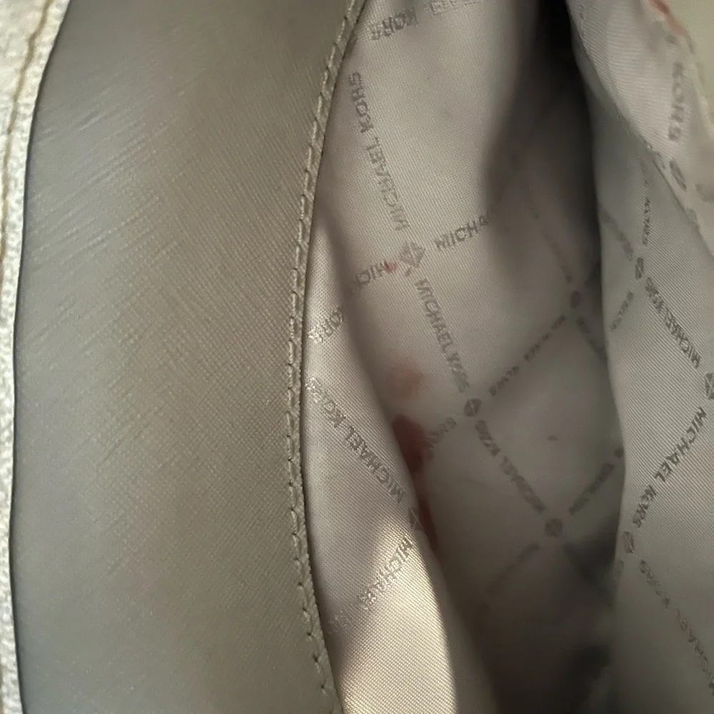 Michael Kors Gray Silver Crossbody Bag with Chain Detail - Picture 7 of 8